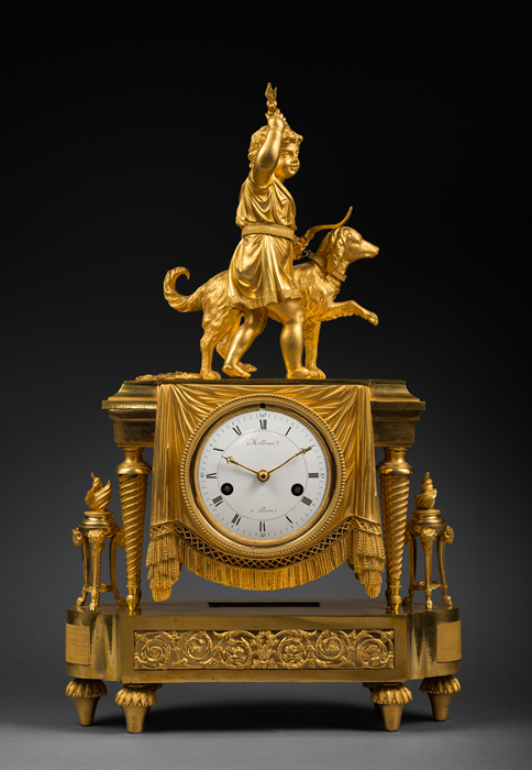Molliens 
Rare Gilt Bronze Mantel Clock “Allegory of Love and Fidelity” 
Paris, Consulate period, circa 1800
Height 48.5 cm; width 32 cm; depth 11.5 cm